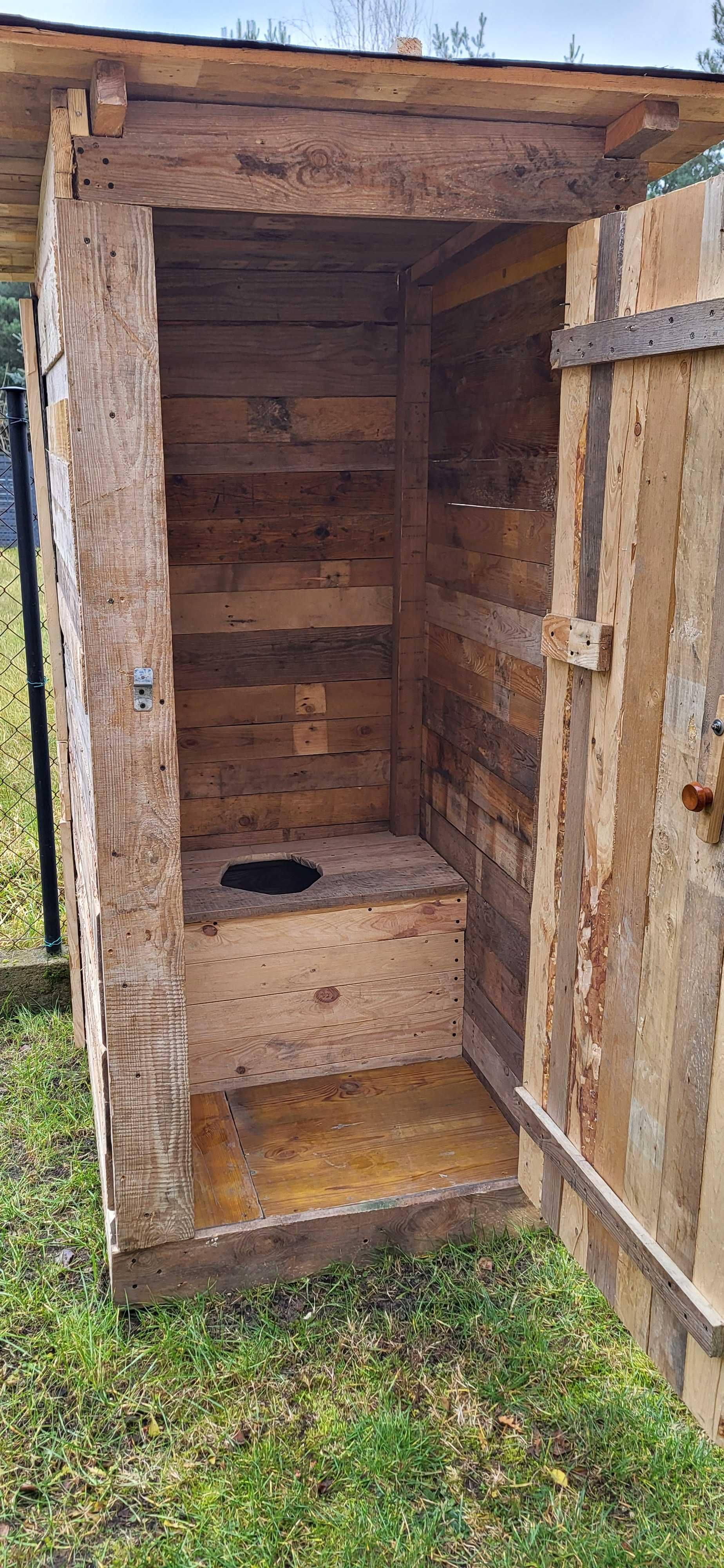 WC na budowę,  toaleta budowlana,  wychodek