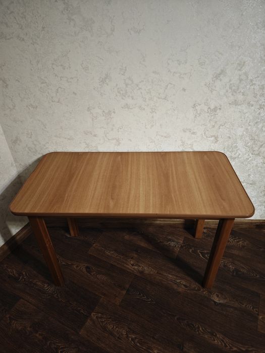 Стіл дитячий зі стільцями