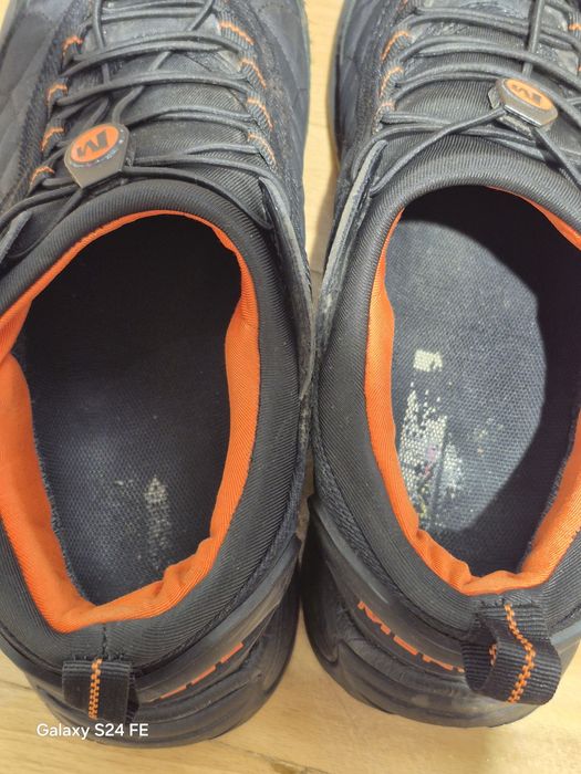 Чоловічі кросівки