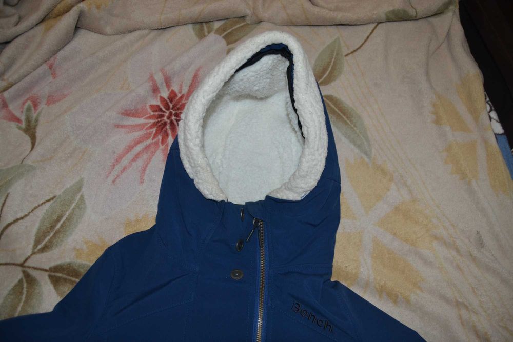 Женская ветровка, виндстоппер, софтшел бренда BENCH! Размер: XS(34)