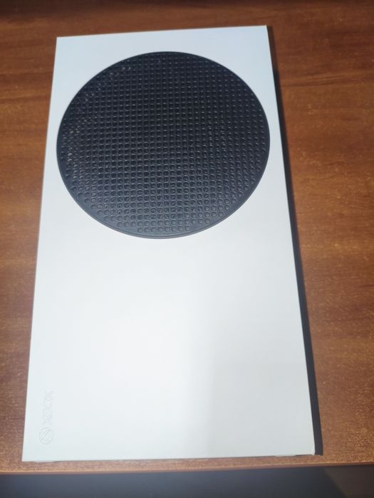 Продам хбокс сериас с 512 Гб с 2 джойстиками