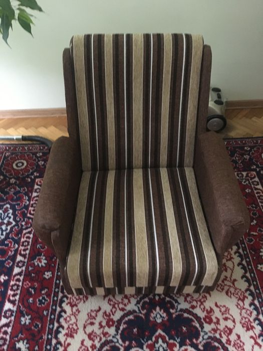 М‘ягкі крісла для вітальні