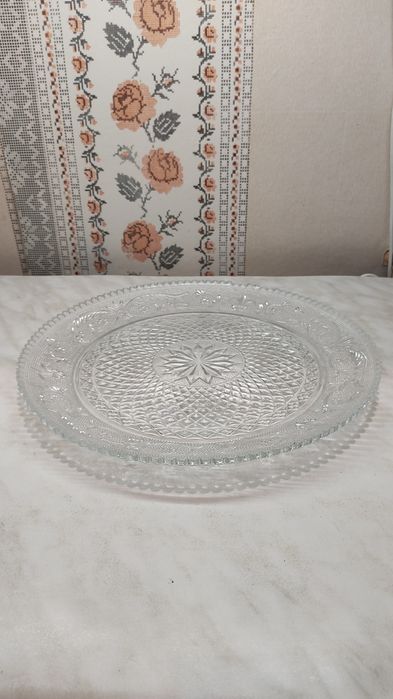 Блюдо стеклянное большое и тарелка-блюдо