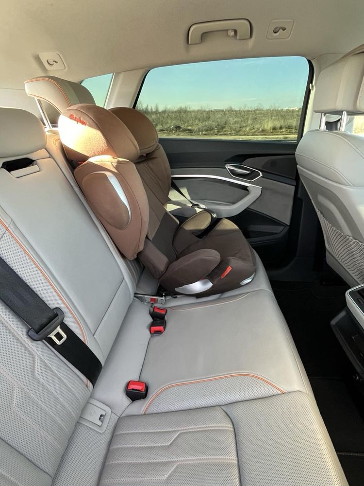 Продам власний Audi e-tron55 quatro