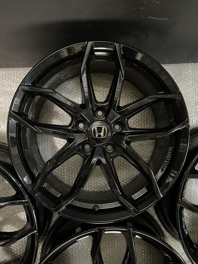 Диски R18 5x114.3 Et45 8J. Honda Accord CR-V HR-V Toyota Camry RAV 4