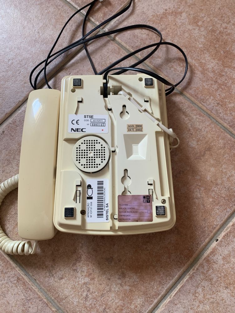 Telefone fixo antigo