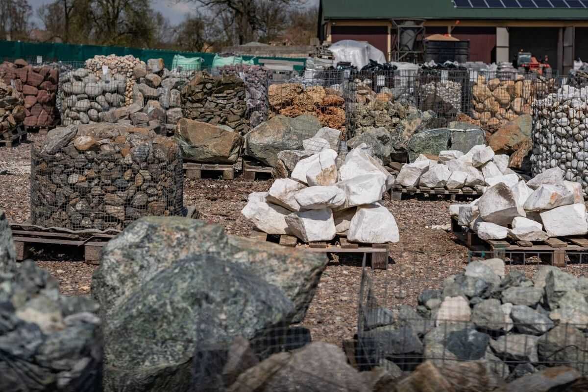 Grys otoczak kamień ozdobny do ogrodu łupkowy żwir kora na ścieżki