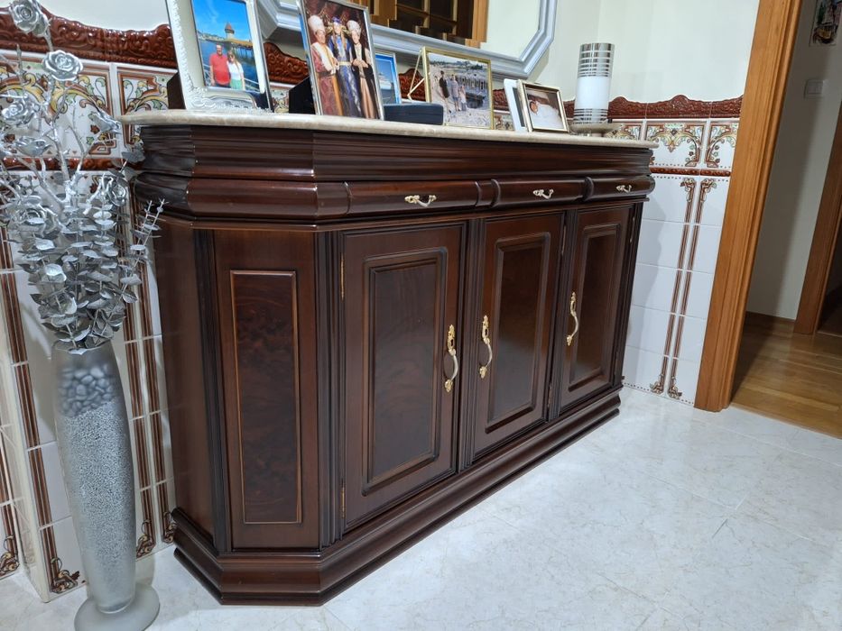 Sapateira mogno como nova