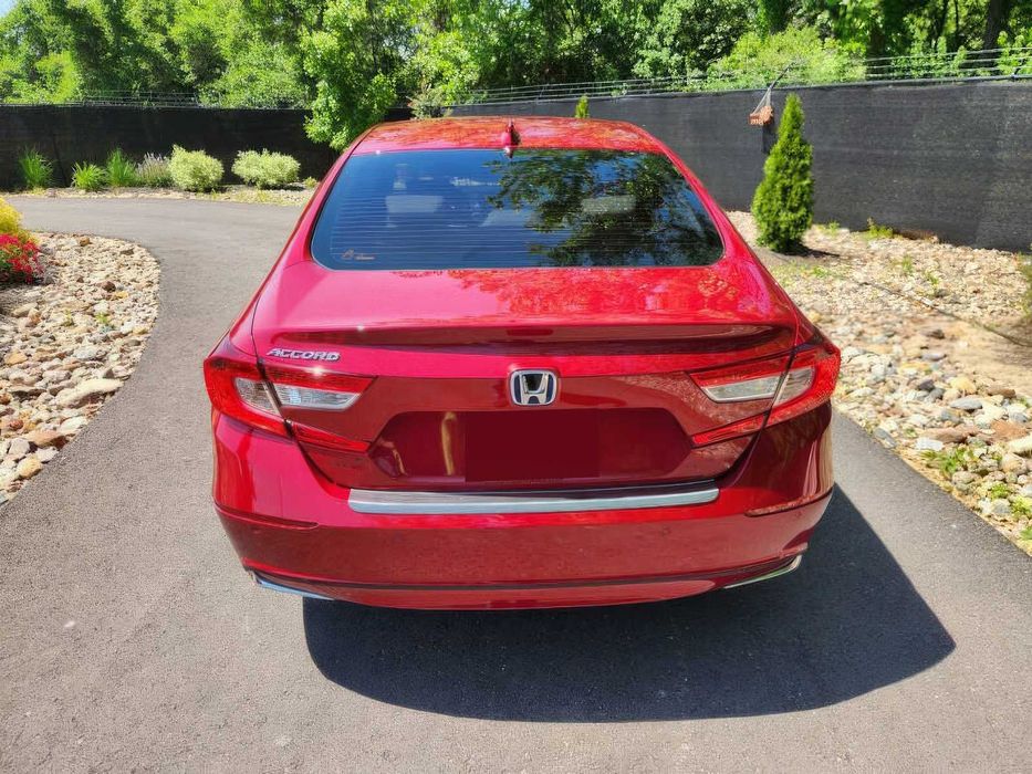 Honda Accord Hybrid Touring      2021