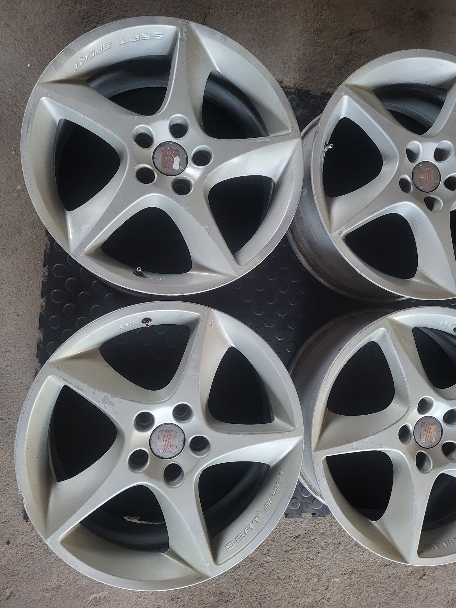 Felgi aluminiowe SEAT OE 7.5" x 18" 5x112 ET 51 Leon Cupra BBS