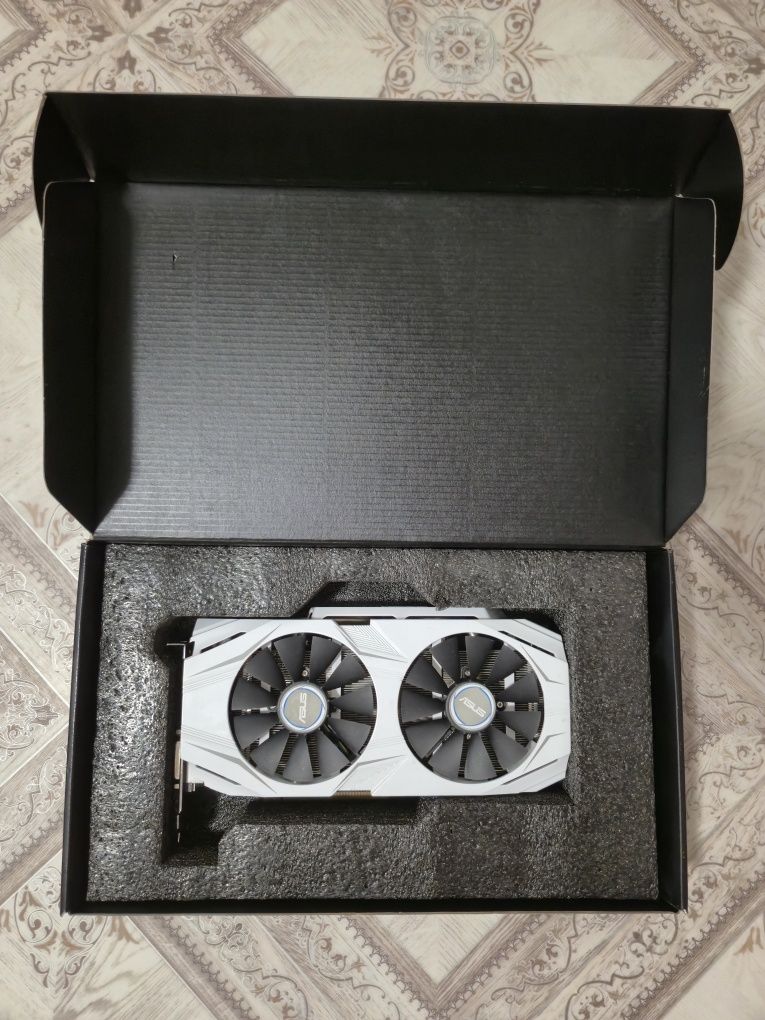 Відеокарта GTX 1060 6GB ASUS DUAL OC — у чудовому стані