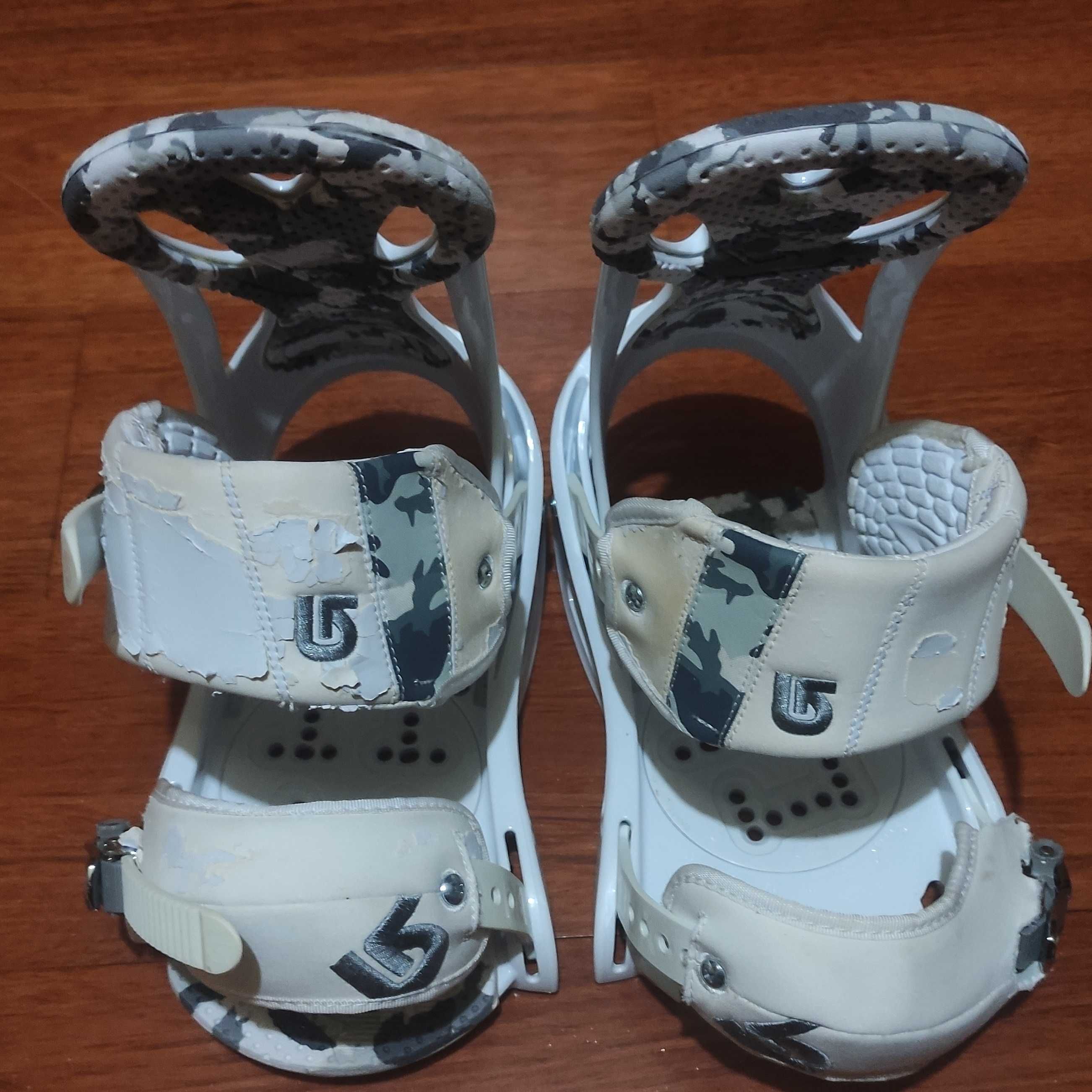 Bindings de snowboard Burton Freestyle brancos