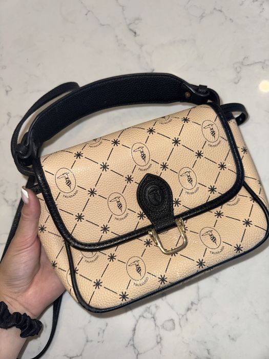Сумка бежева нюд trussardi