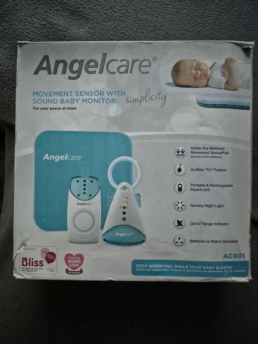 Niania elektroniczna z monitorem oddechu dziecka.