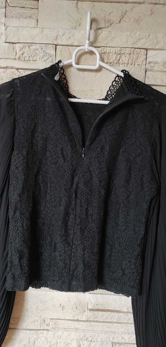 Piękna koronkowa czarna bluzka Reserved