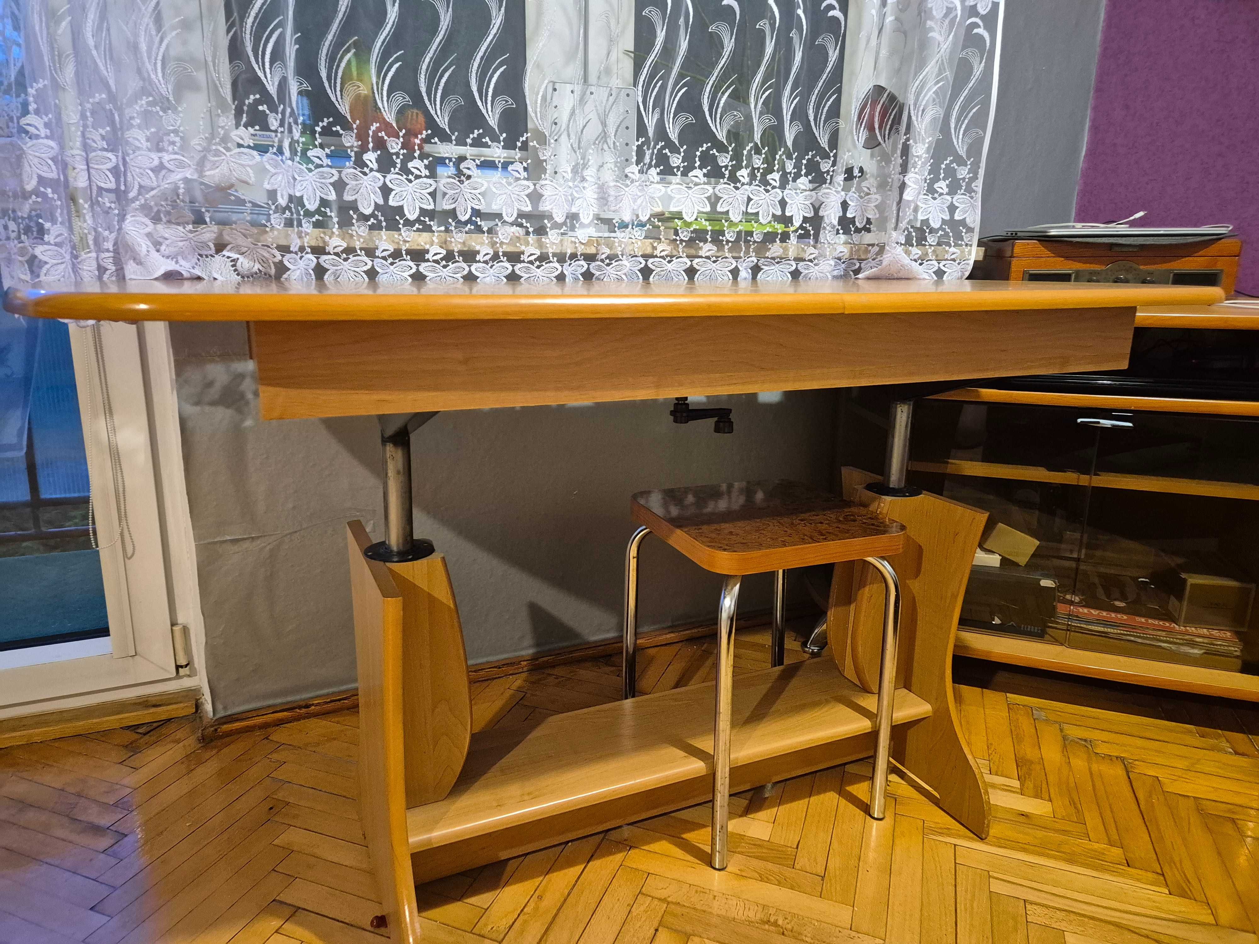 Szafka narożna przeszklona
