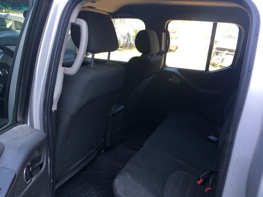 Nissan Navara; Mitsubishi L200