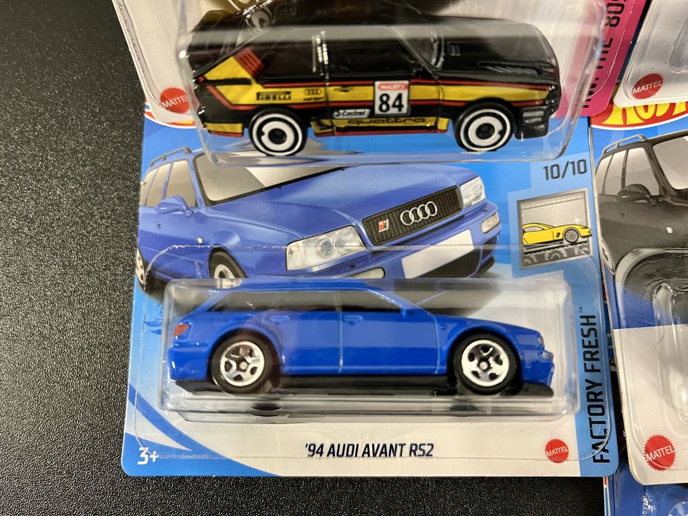 Модель Audi RS2 Avant Hot Wheels