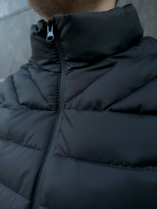 Чоловічий утеплений стьобаний жилет безрукавка на пуху. Розміри 48-54