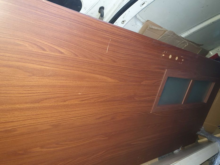 Drzwi wewnętrzne z ościeżnica.