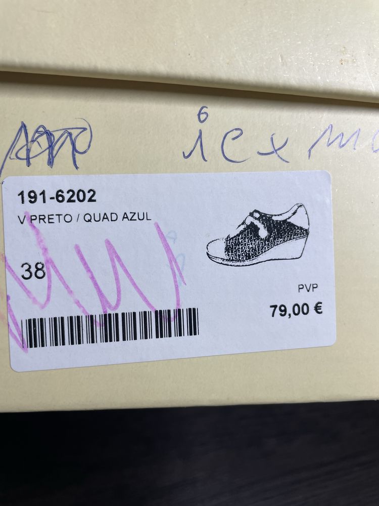 Sapatos senhora - Tamanho 38