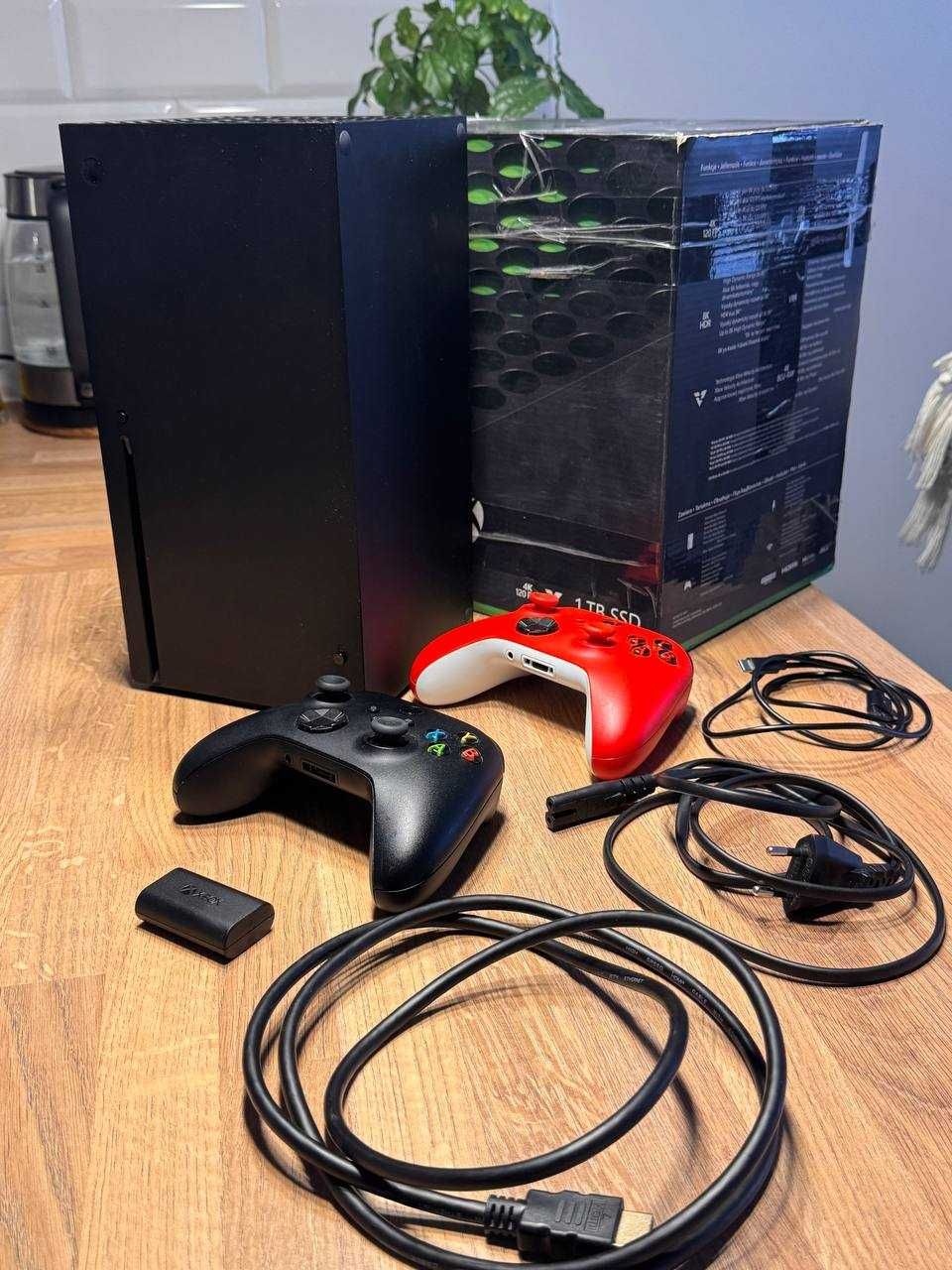 Xbox series X + 2 pady + Akumulator (Pełen zestaw z pudełkiem)