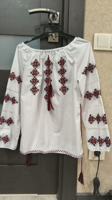 Вишиванка ХС,С, Сарафан  S, Mango