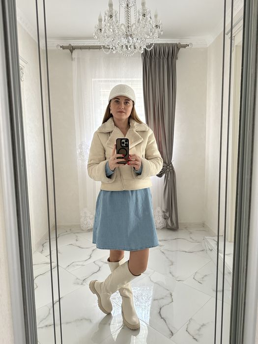 Осінні чоботи світло бежевого кольору