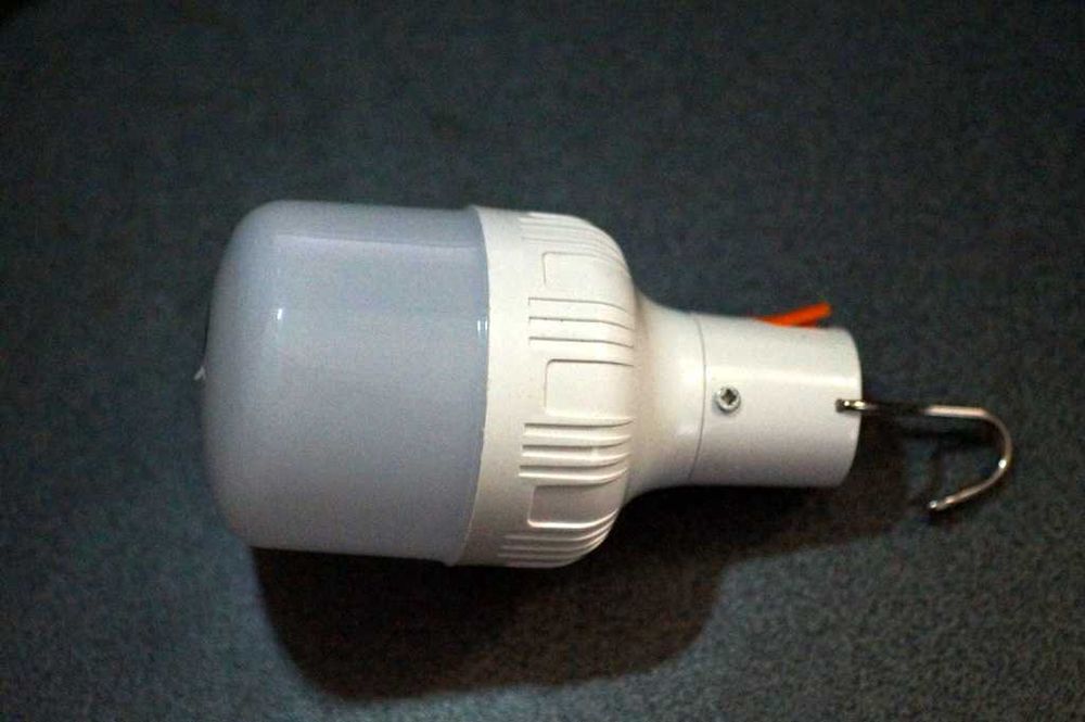 Лампа акумуляторна