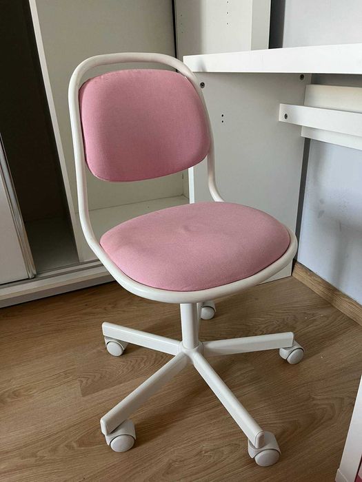 Biurko dziecięce z fotelem IKEA