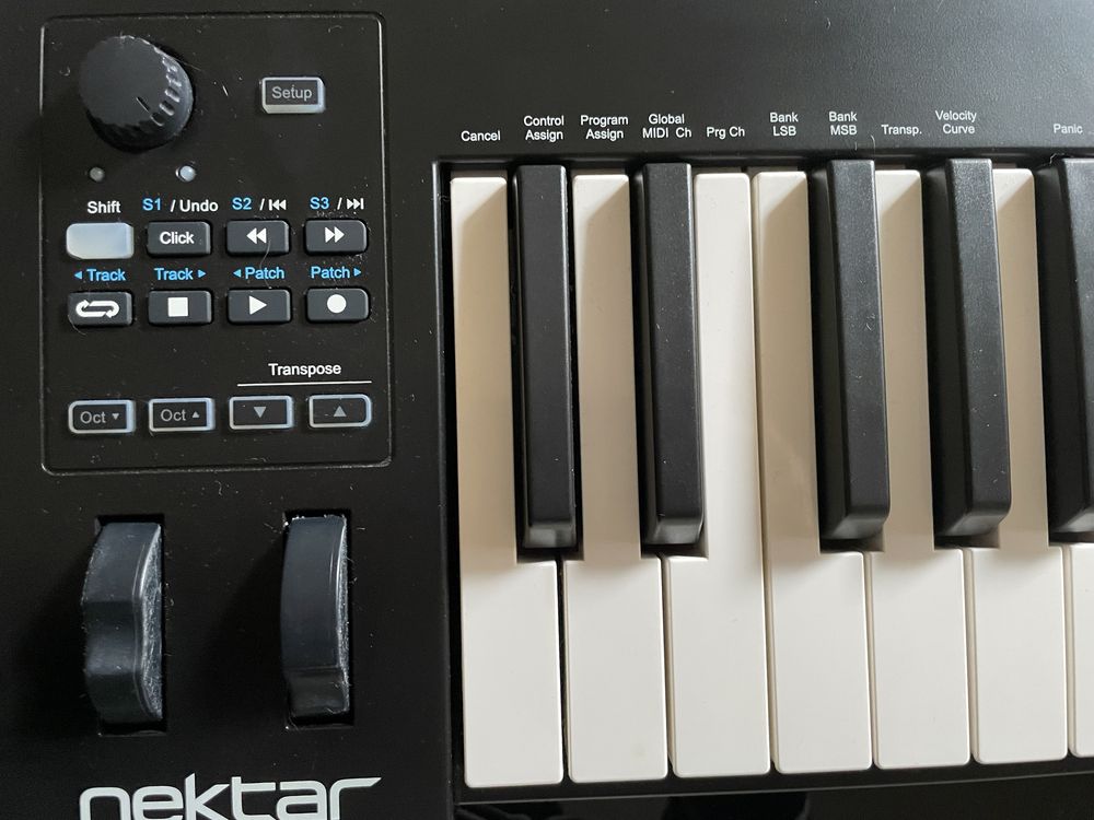 Controlador MIDI - Nektar GX49