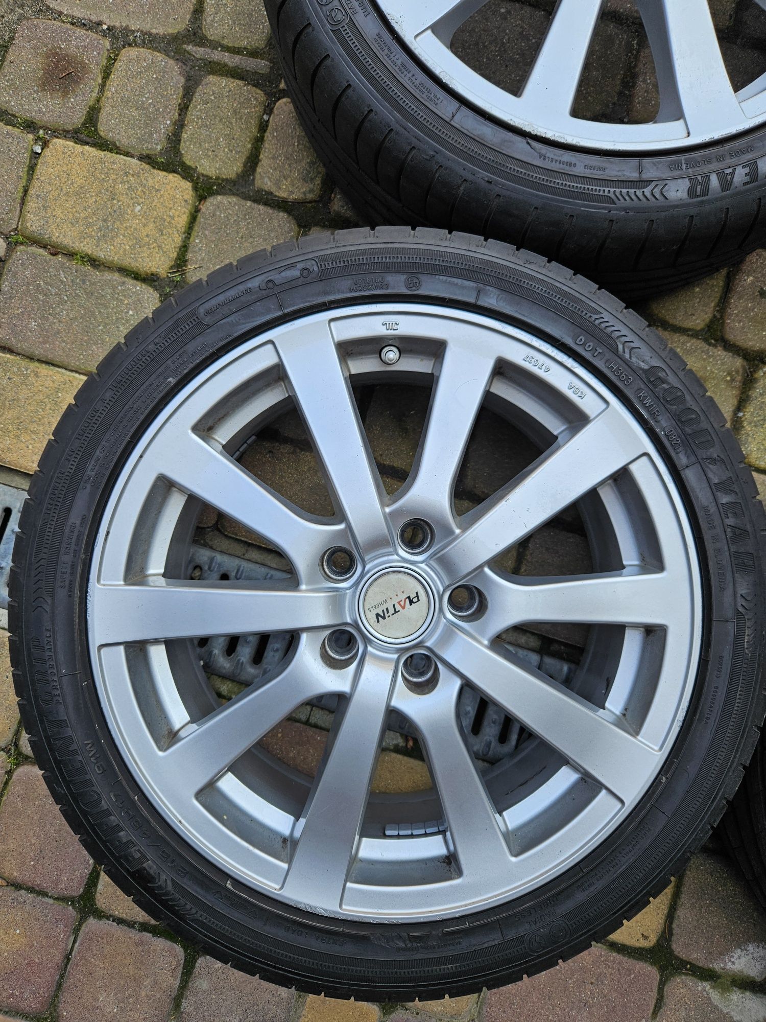 Felgi Koła 17" Vw Golf  Audi A3 5x112 ET38+215.45.17 Goodyear