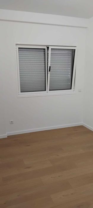 Apartamento totalmente renovado em frente à estação Trindade Porto