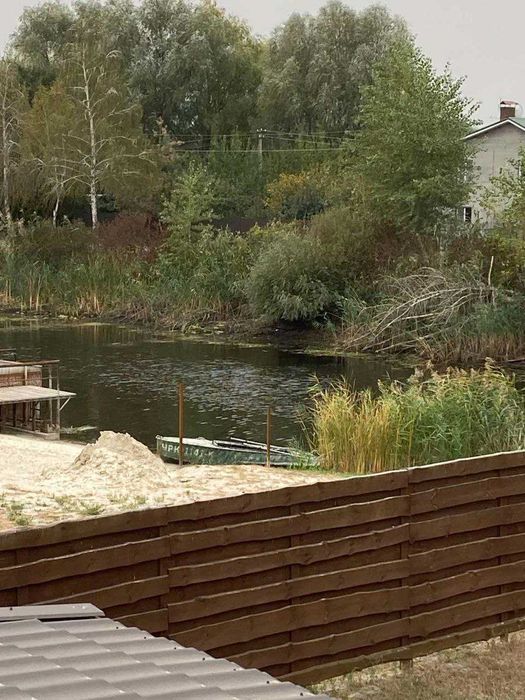 Будинок в кооп Славутич з виходом до води