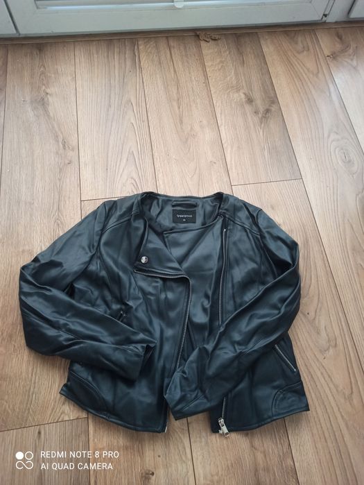 Czarna ramoneska damska