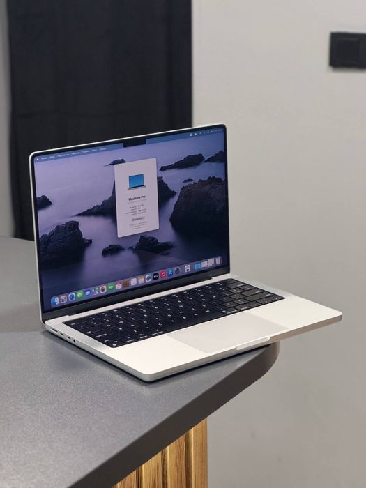 MacBook Pro 14  Silver 2023 M3 8/512gb