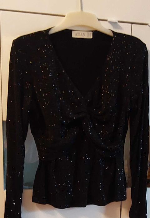 Blusa Nova Preta com Brilhos.