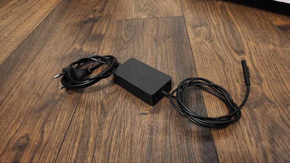 зарядка Microsoft Surface pro 7 , 15V 4A , 65W