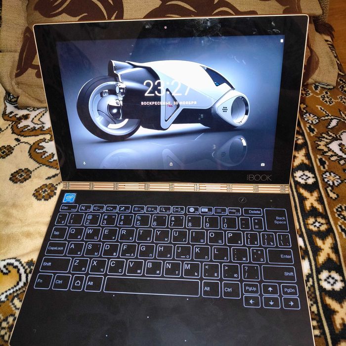 ZA0W0025UA)
Планшет Lenovo YOGA Book YB1-X90L LTE