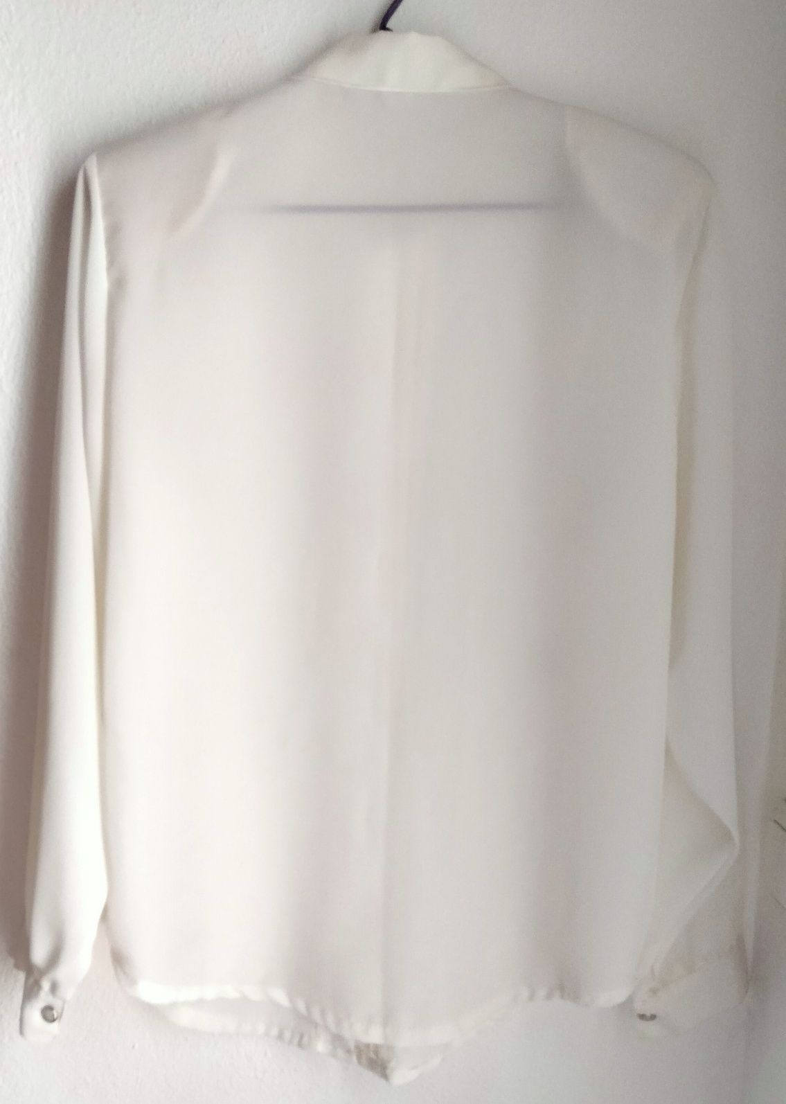 Camisa branca bordada