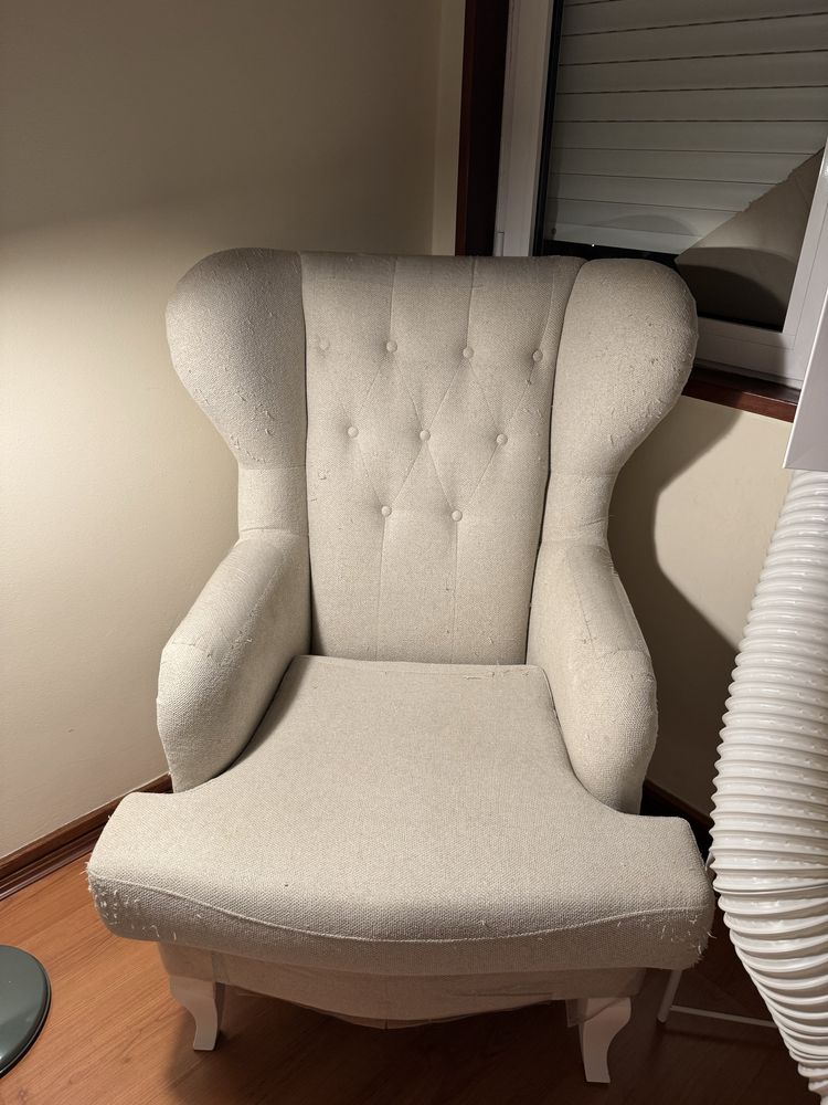 Poltrona Estilo Clássico - Feita por Encomenda de Móveis Planejados