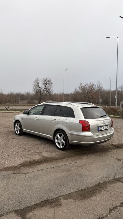 Toyota Avensis 2.0 дізель в гарному стані