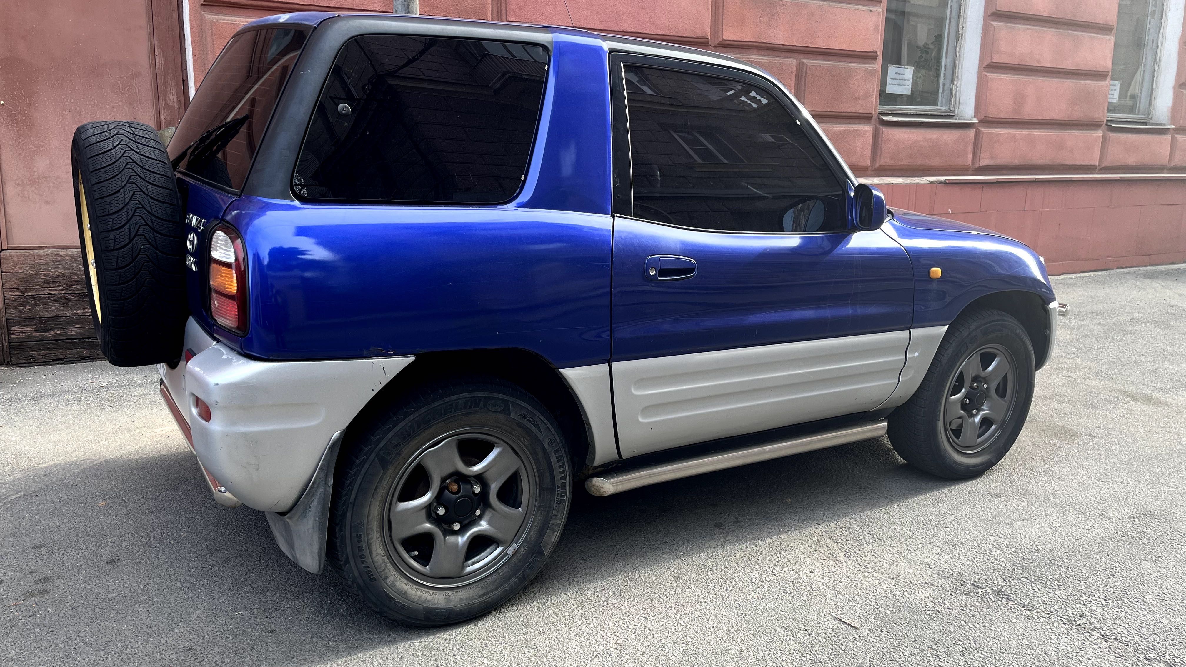 Toyota RAV4 1998 I покоління (FL)  2.0i AT (126 к.с.) 4WD
