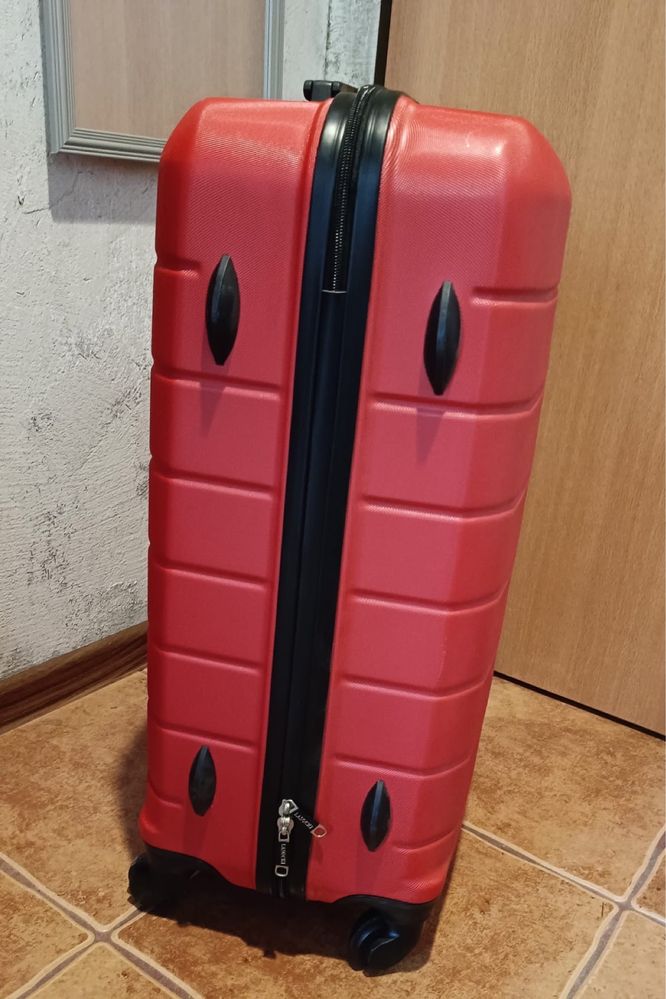 CCC Lasocki duża czerwona walizka XXL 60l