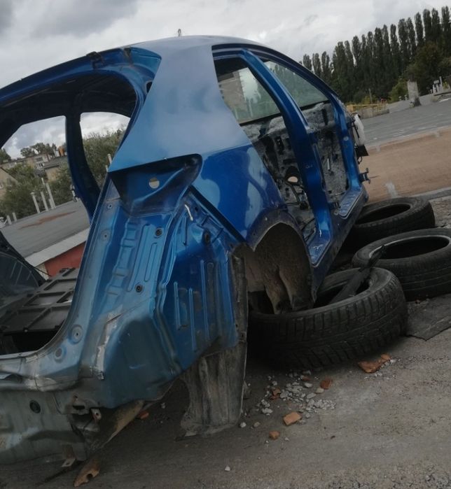 Крило переднє зад  Honda Civic 5D 2006-2011 разборка