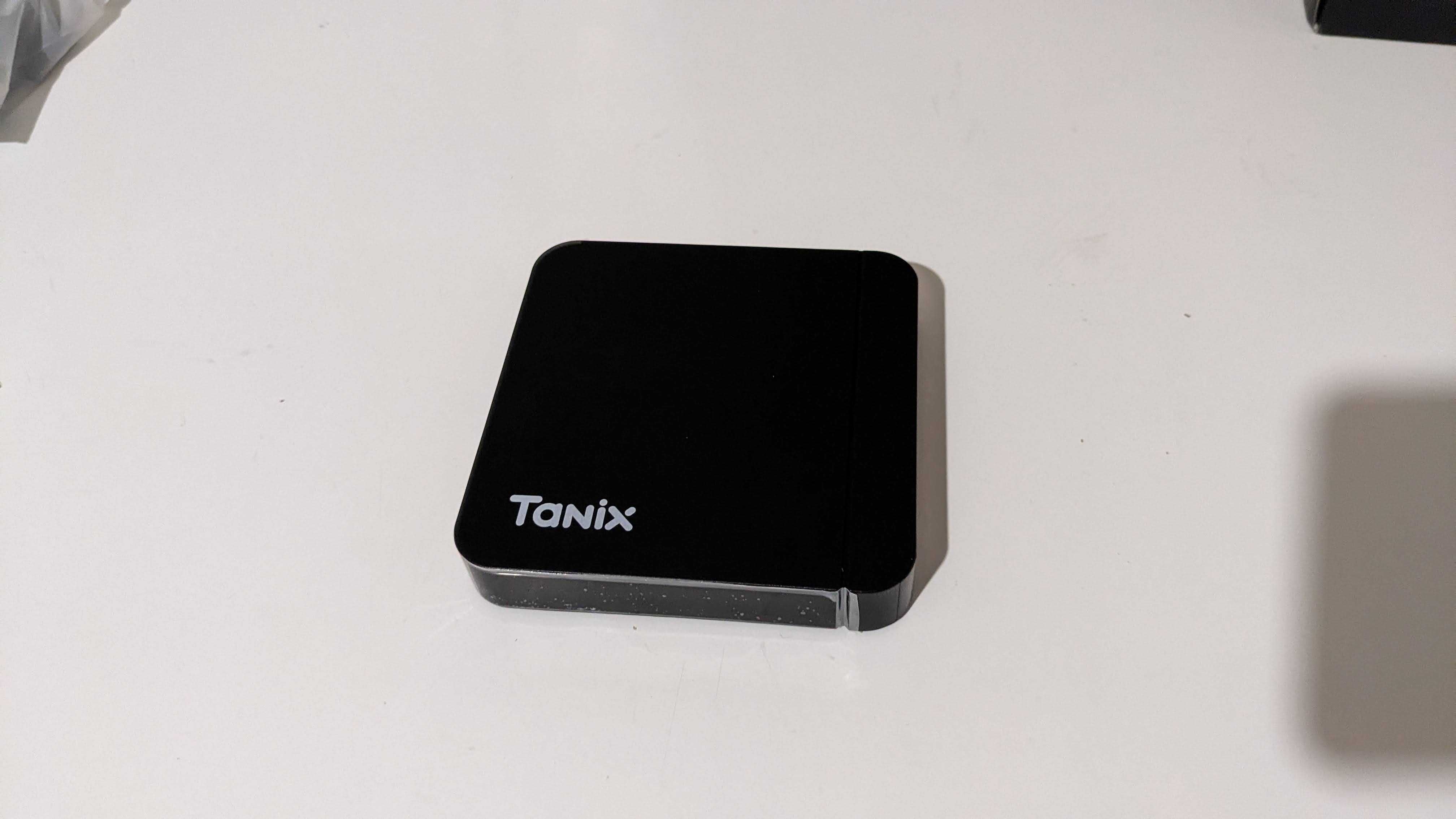 Tanix W2 2/16 slimbox Android TV смарт тв приставка smart tv