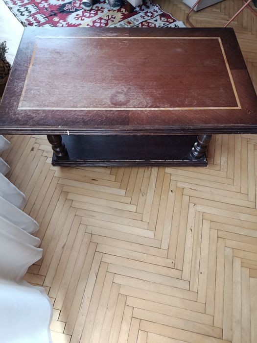 Журнальний столик