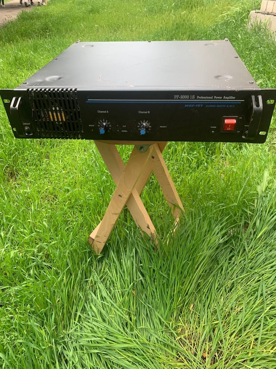 Підсилювач RF 2000 1 S Poffesional Power Amplifier

2x 1000 watts

Цін