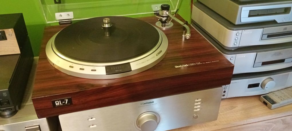 Gramofon Direct Drive Quartz Victor QL-7