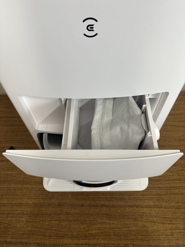 Робот-пилосос Ecovacs Deebot T20 Omni з Німеччини.